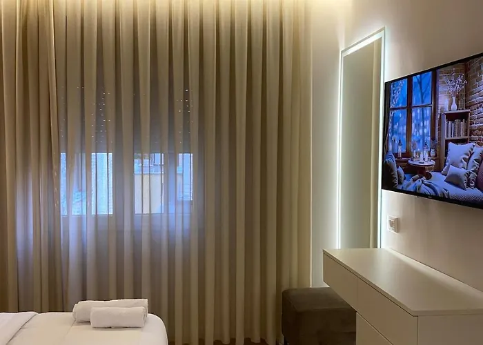 Perfect Location, Calm, Private *