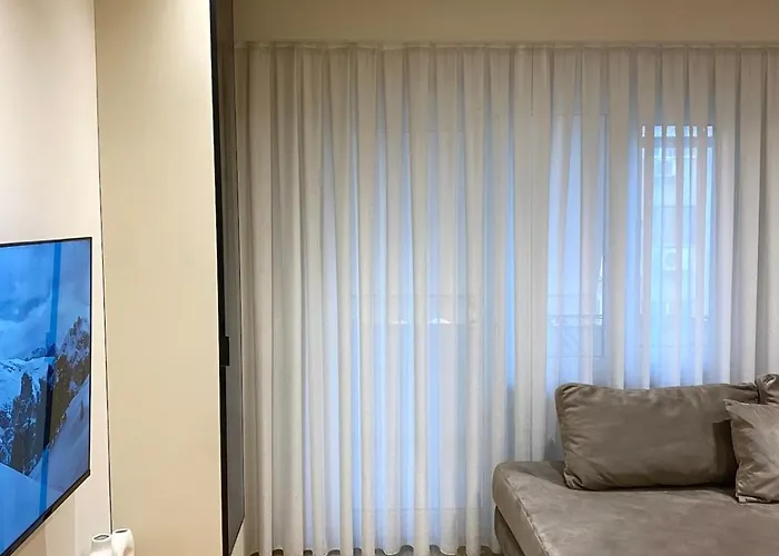 Perfect Location, Calm, Private *