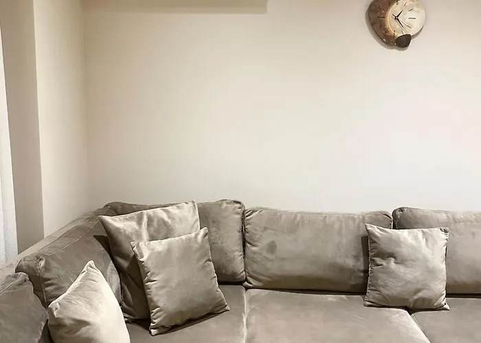 Perfect Location, Calm, Private *