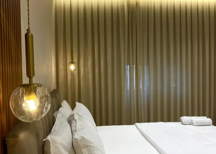 Perfect Location, Calm, Private * טיראנה