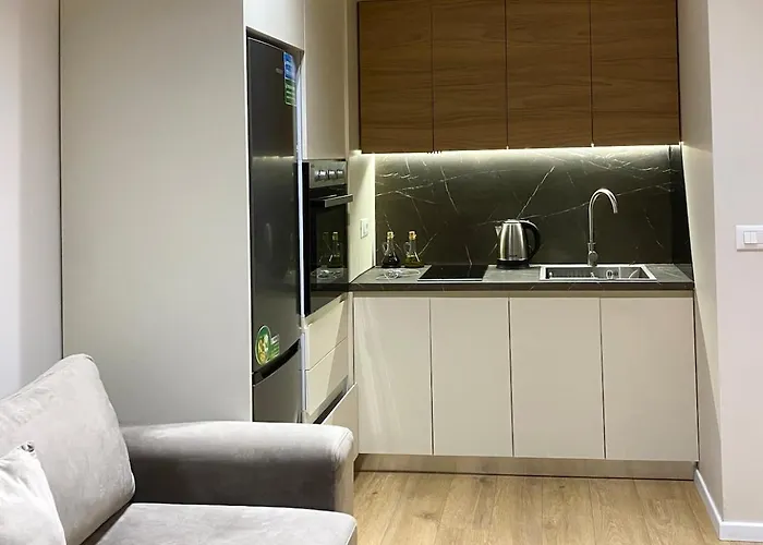 Perfect Location, Calm, Private דירה *